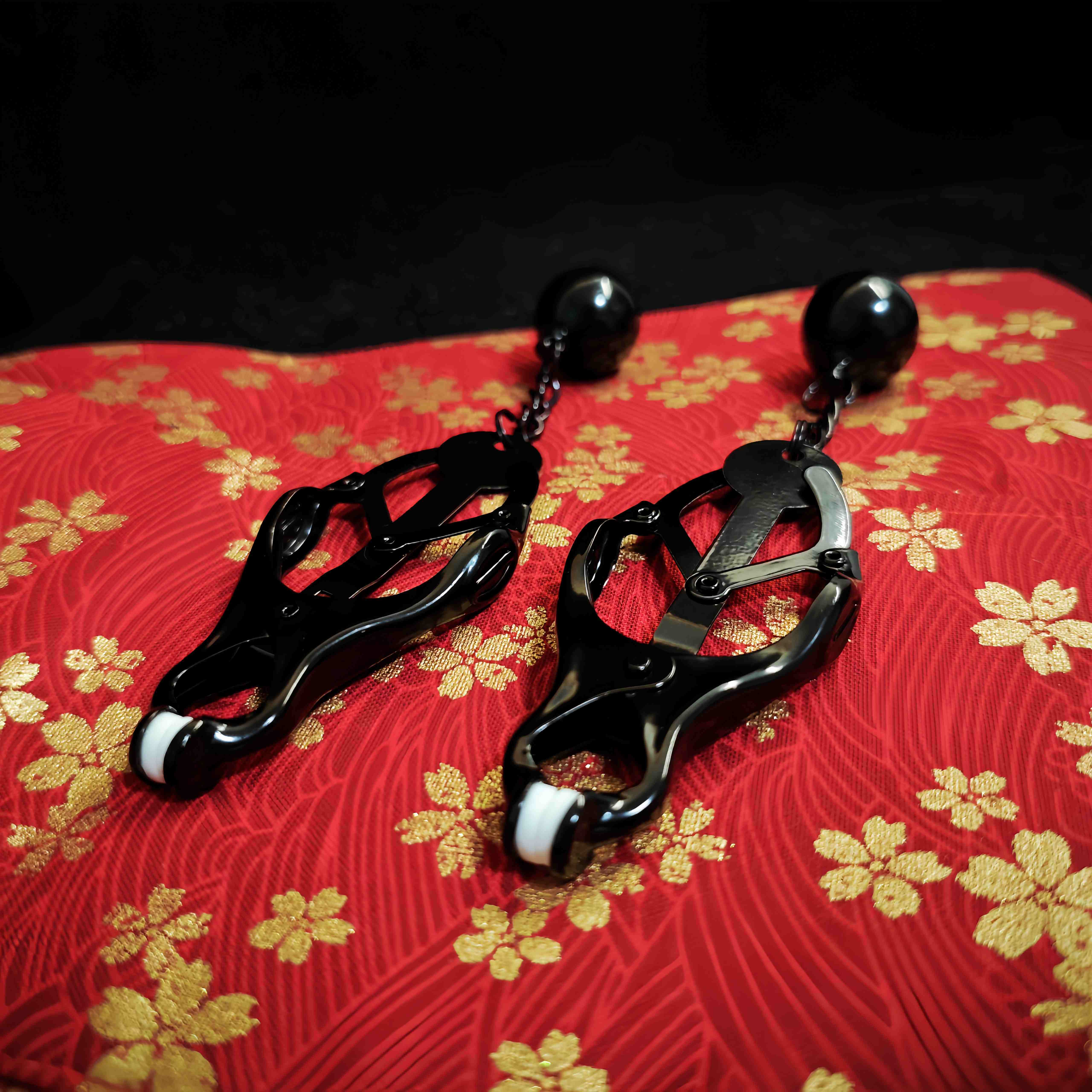 Clover Clamps with Gravity Ball