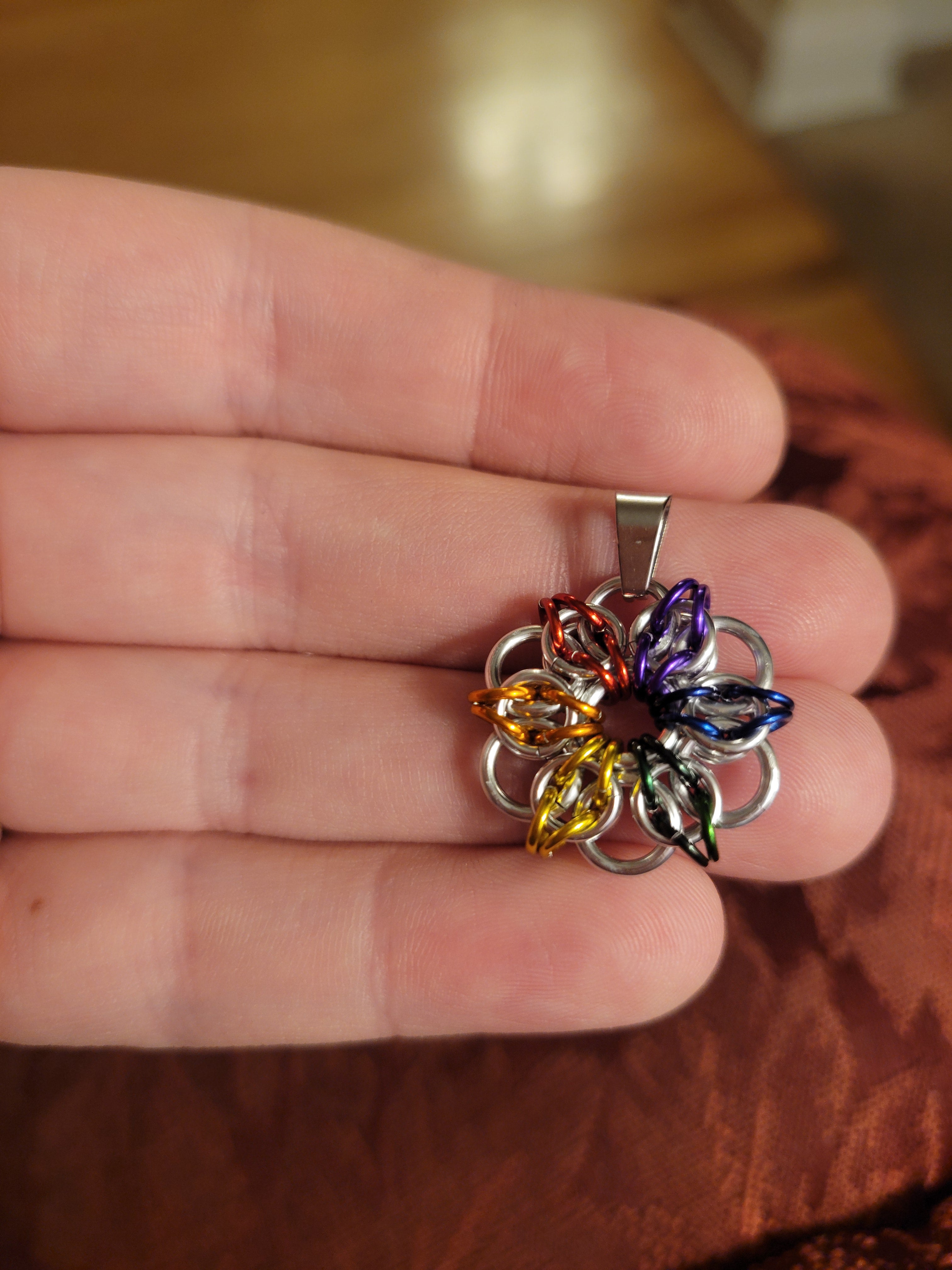 Mini Celtic Flower Pendant/Keychain