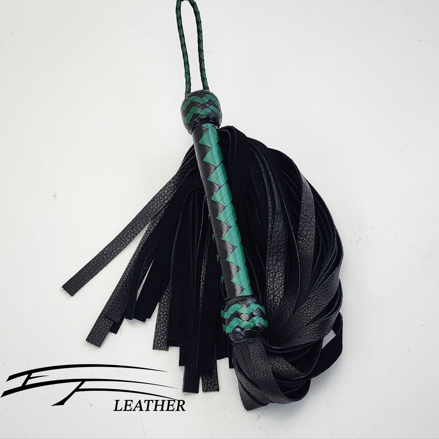 Core Line – Cowhide Flogger